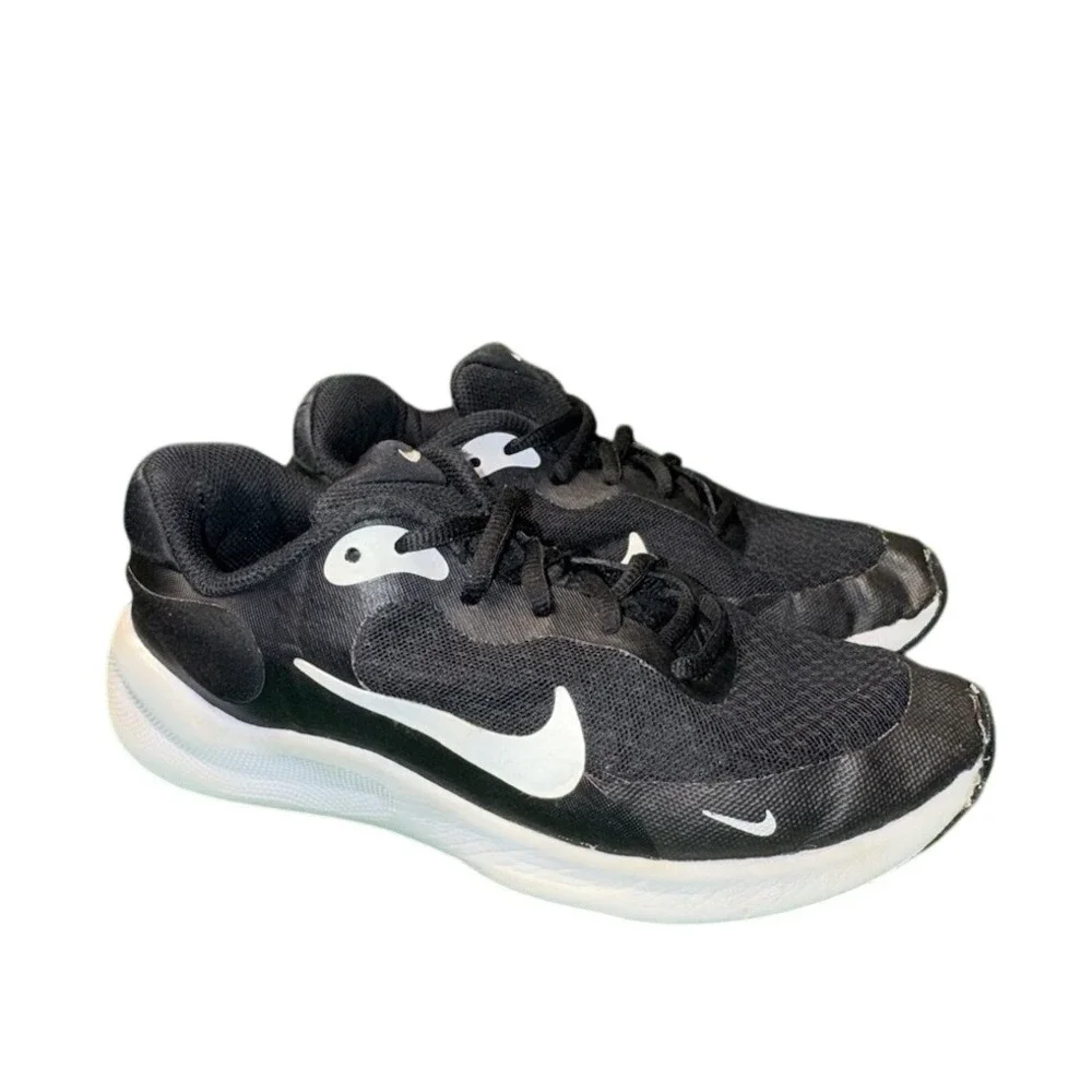 Nike Star Runner 4 Kids Running Shoes Black White FB7689-003 Size 3Y